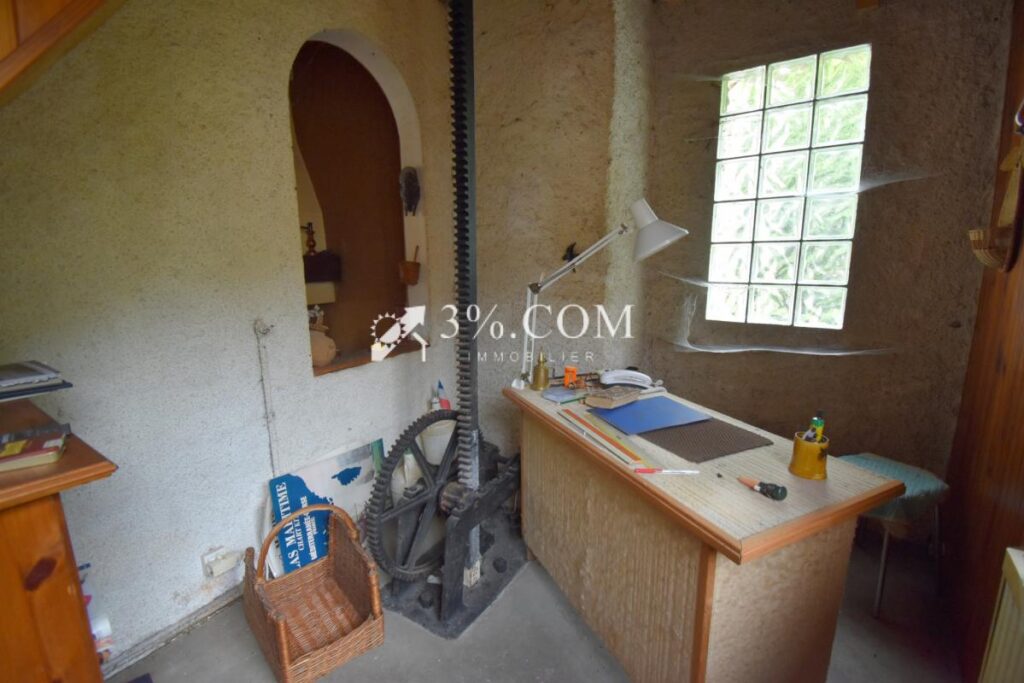 Ancien moulin de 154 m2, 3 chambres, 2 bureaux, dans écrin d – 5 pièces – 3 chambres – 153 m²