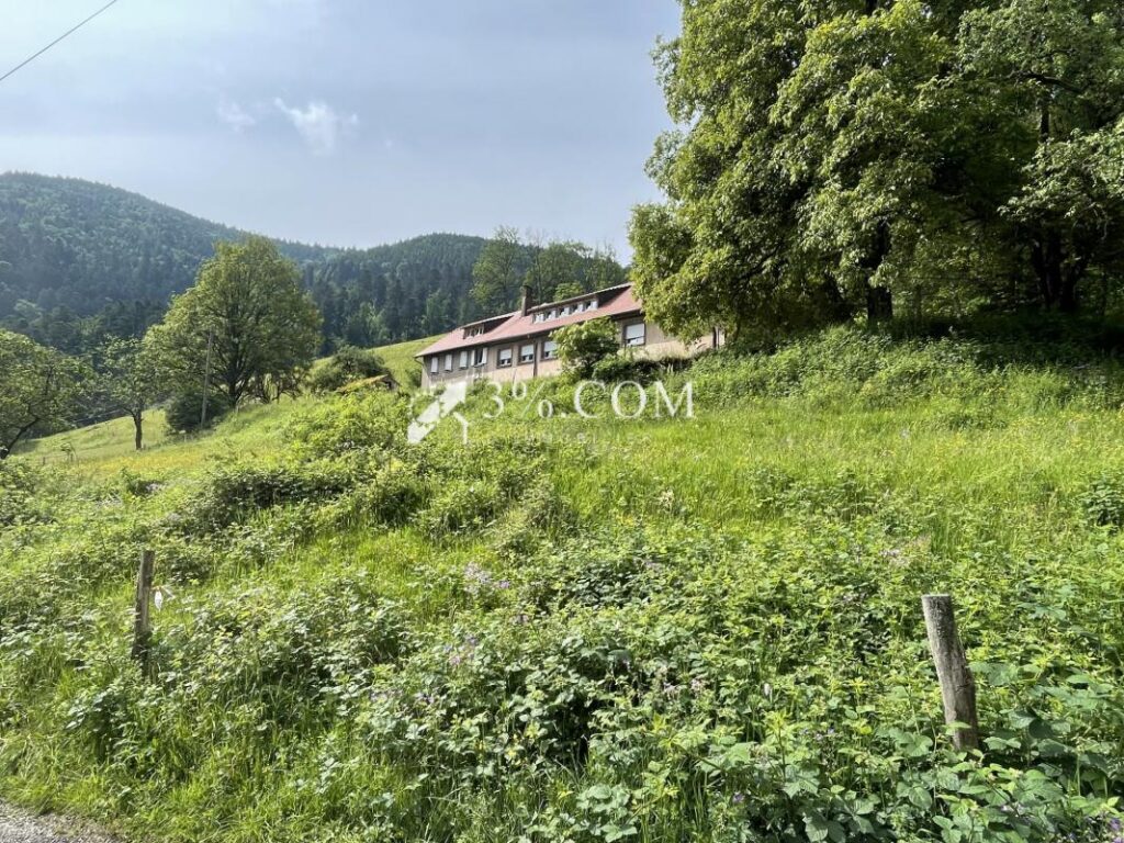 Maison gite dans un cadre naturel – 25 pièces – NR chambres – 630 m²