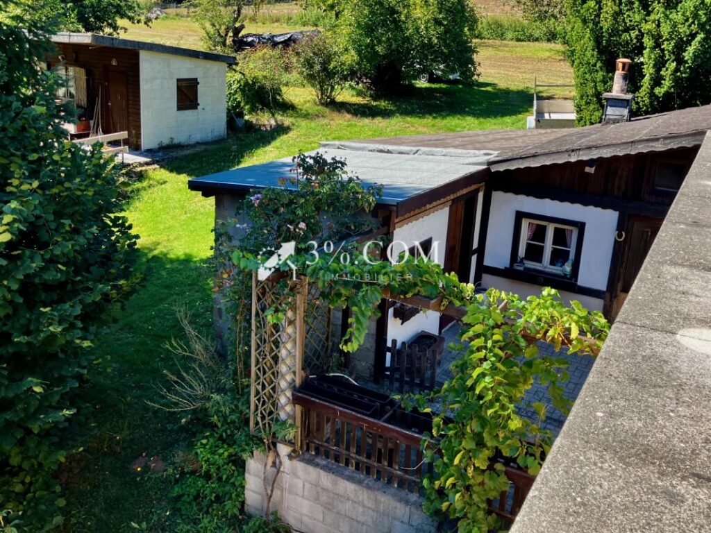 Maison avec grand terrain et dépendances – 7 pièces – 4 chambres – 142 m²