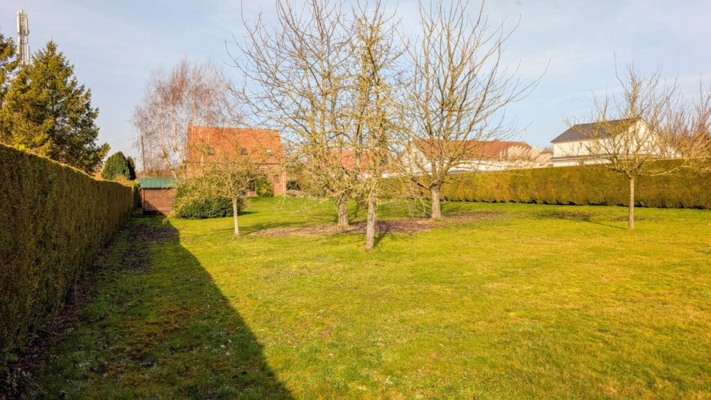 Pavillon individuel de 2000 – 3/4 Chambres – Terrain 1645 m² – 6 pièces – 4 chambres – 92 m²