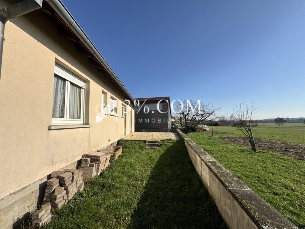 Maison plain pied 83m2 avec 2 chambres à rafraîchir sur 4 – 3 pièces – 2 chambres – 83 m²