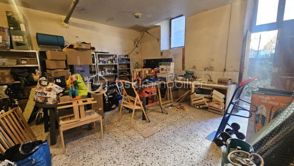 Maison 154 m² habitable + studio en sous sol ( à rénover entièrement ) – 6 pièces – 4 chambres – 154 m²