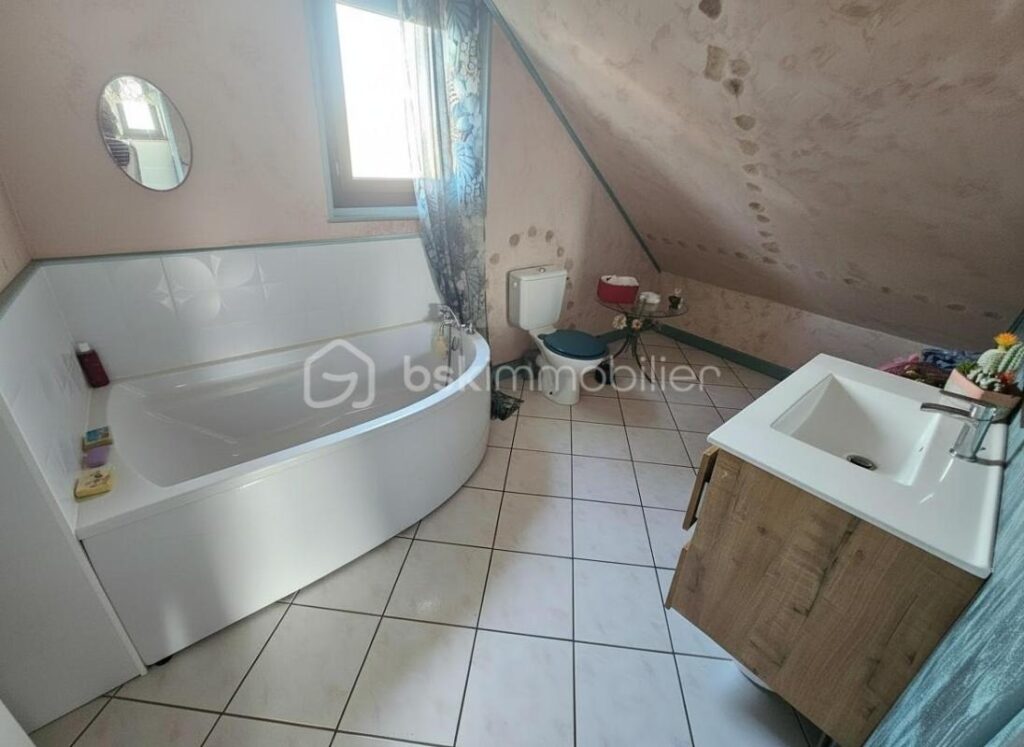 Maison rénovée avec vue campagne – Parigny – 6 pièces – 4 chambres – 120 m²