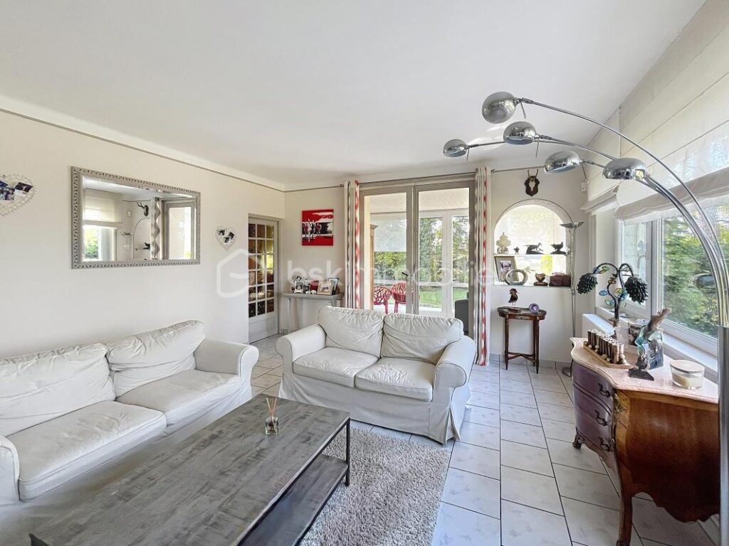 PROPRIETE DE CARACTERE – 7 pièces – 4 chambres – 210 m²