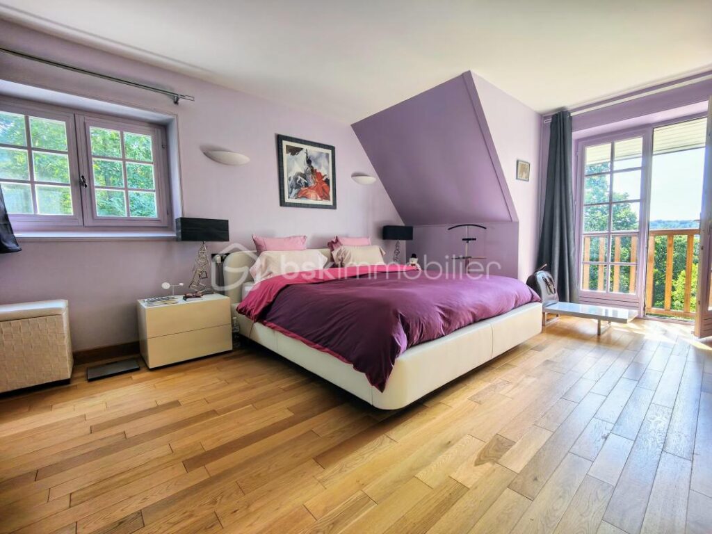 Maison d’exception dans un parc boisé privé avec tennis – 7 pièces – 4 chambres – 171 m²