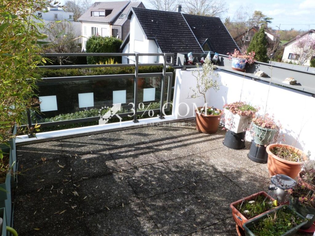 3%.COM-Neudorf : Duplex dernier étage 111m2 Robertsau – 4 pièces – 3 chambres – 91 m²