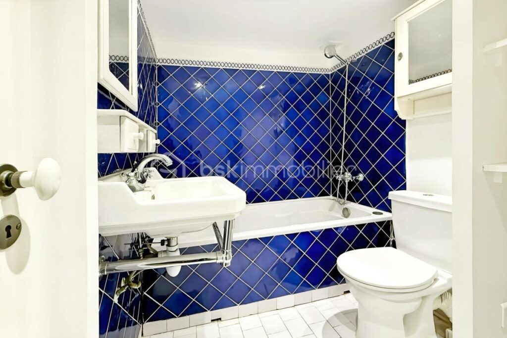 Appartement traversant au dernier étage avec ascenseur – 2 pièces – 1 chambre – 37 m²