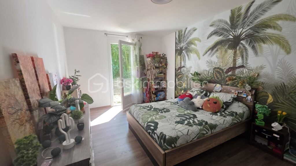 MAISON MONCAUT- 4 CHAMBRES-PISCINE- GARAGE – TERRAIN 3 HECTARES – 5 pièces – 4 chambres – 164 m²