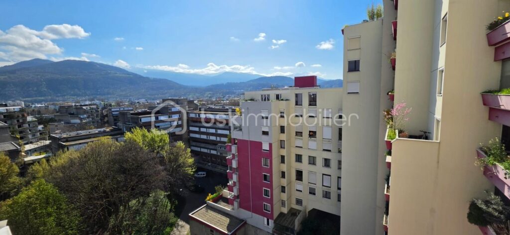 T3/T4 85M² L’OPPORTUNITÉ pour un projet de rénovation sur mesure – 4 pièces – 3 chambres – 83 m²