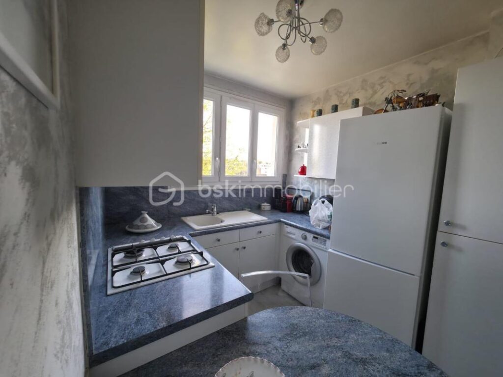 À VENDRE – T2 lumineux avec balcon, potentiel T3, cave et parking – 2 pièces – 1 chambre – 50 m²