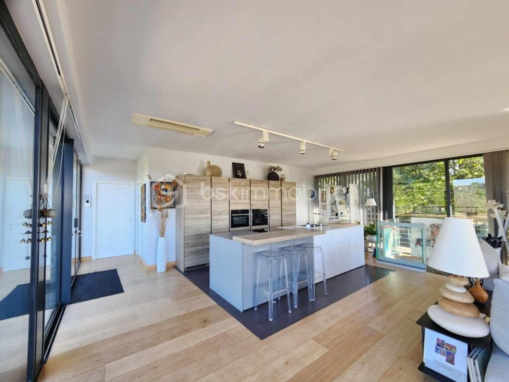 À Pézenas, superbe villa d’architecte – 3 pièces – 3 chambres – 180 m²