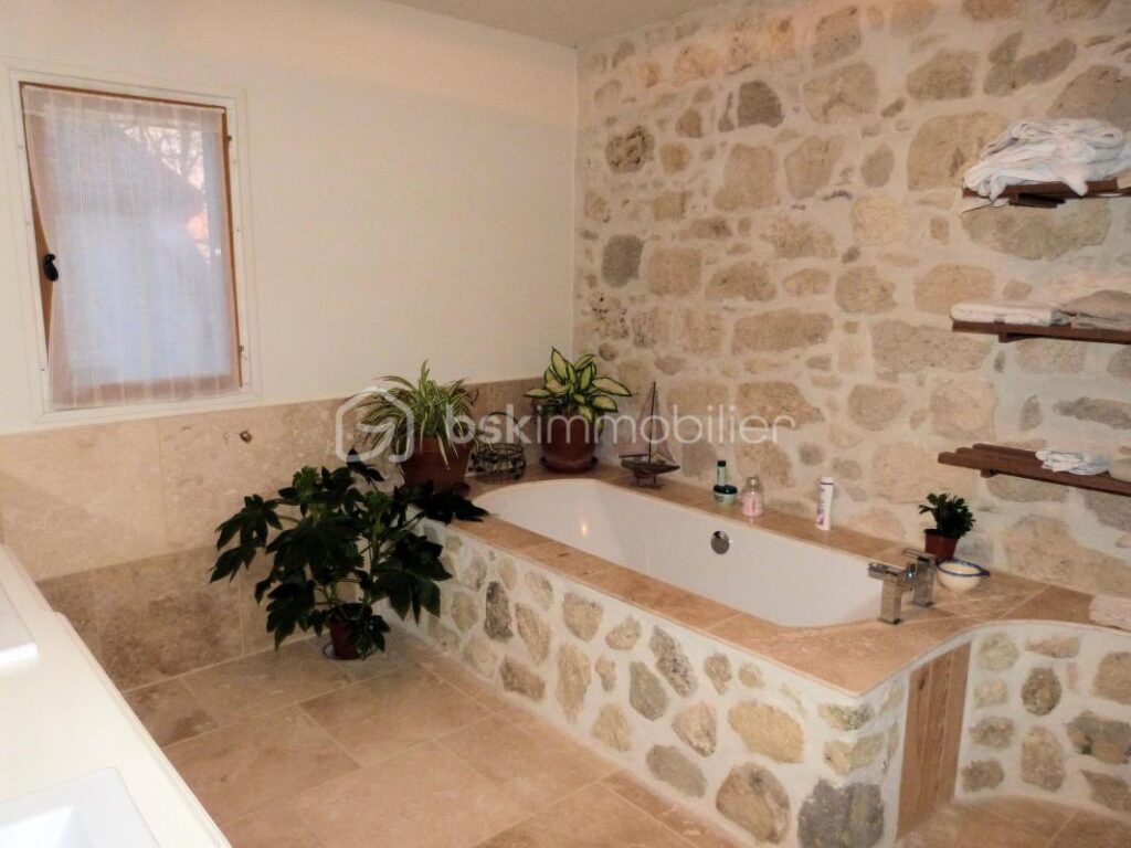 Maison de village avec gîte et vue imprenable ! – 7 pièces – 5 chambres – 155 m²