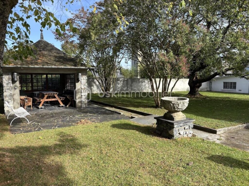 Maison Type T4 + appartement T2 – 13 pièces – 5 chambres – 276 m²