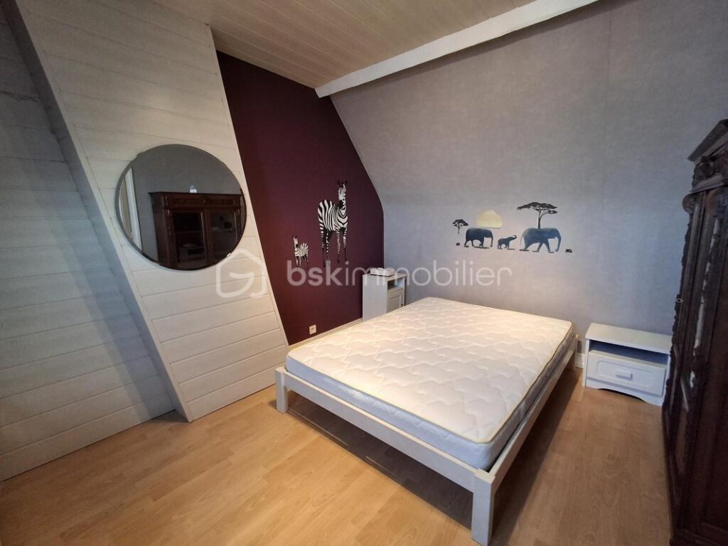 ***CHARMANTE MAISON ANCIENNE VIEUX NEUVILLE 4 CHAMBRES (VUE MER) ET BEAU TERRAIN 420 M2 GARAGE FERME*** – 7 pièces – 4 chambres – 135 m²