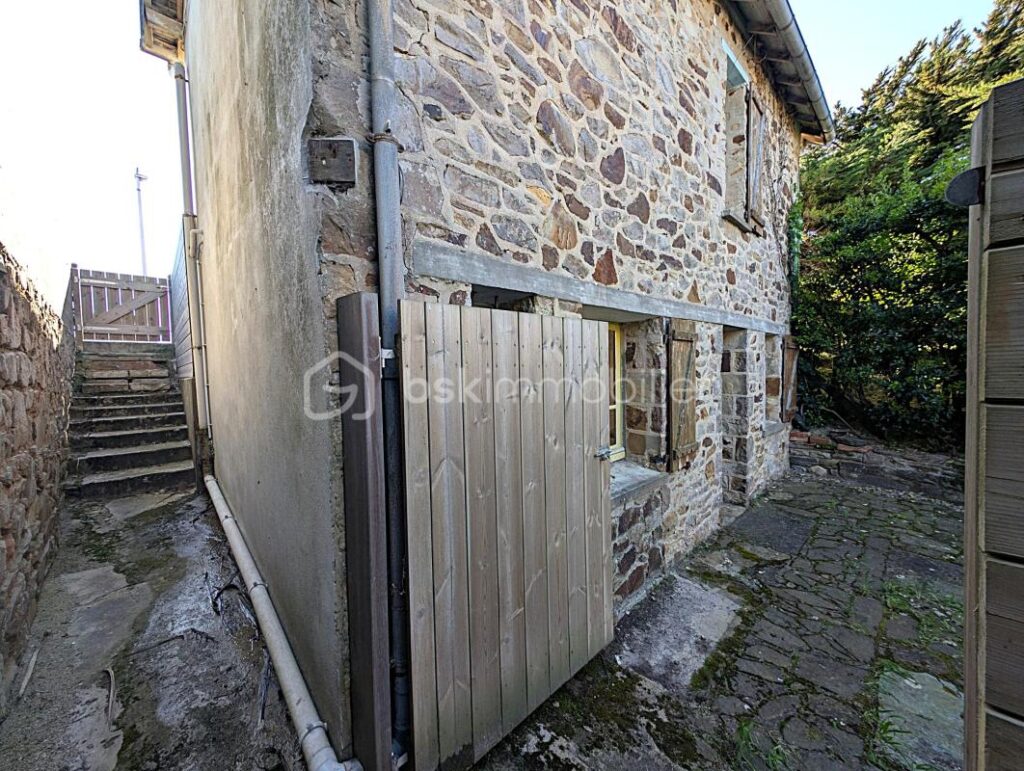 MAISON EN PIERRE FACE A LA MER – 40.78m² – CHARME – BARNEVILLE 50270 – 3 pièces – 1 chambre – 40 m²