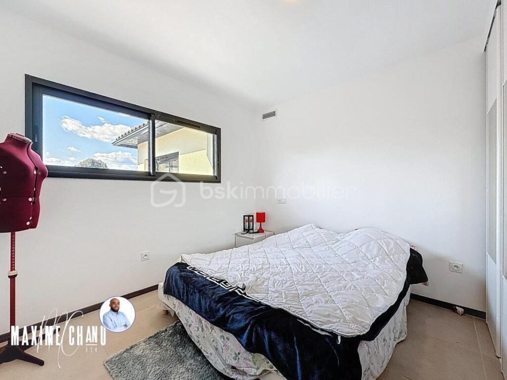 Maison contemporaine 5 pièces avec piscine et garage à BELARGA – 5 pièces – 4 chambres – 142 m²