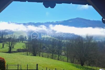 Maison avec une suite parentale, trois chambres et un sous-sol total – 5 pièces – 4 chambres – 120 m²