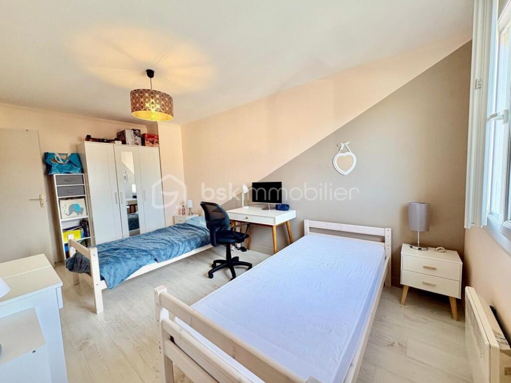 MAISON FAMILIALE 3 CHAMBRES – GARAGE + STATIONNEMENT PRIVE – AUCUN TRAVAUX – LA GAUDE -LA BARONNE – PROCHE NICE – 4 pièces – 3 chambres – 86 m²