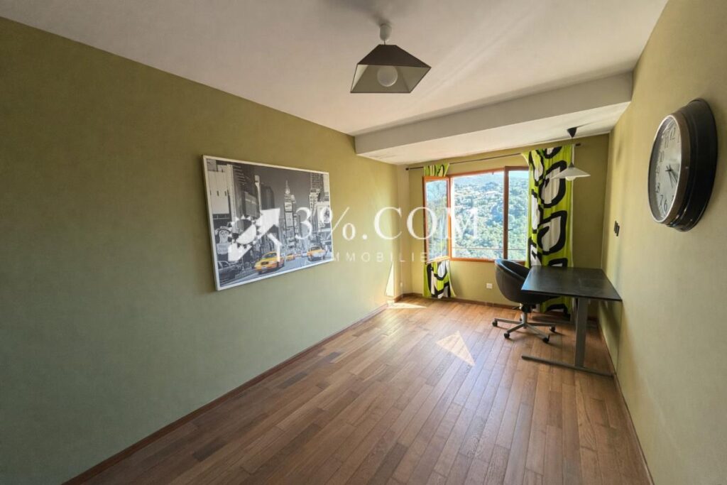 Maison avec vue panoramique Fort potentiel Colomars, à 2 – 5 pièces – 3 chambres – 141 m²