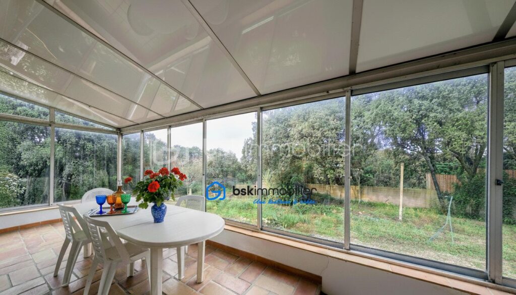 Exceptionnel ! Rare sur le secteur. Villa au cœur des Alpilles, jardin, piscine, terrain clôturé – 5 pièces – 4 chambres – 148 m²