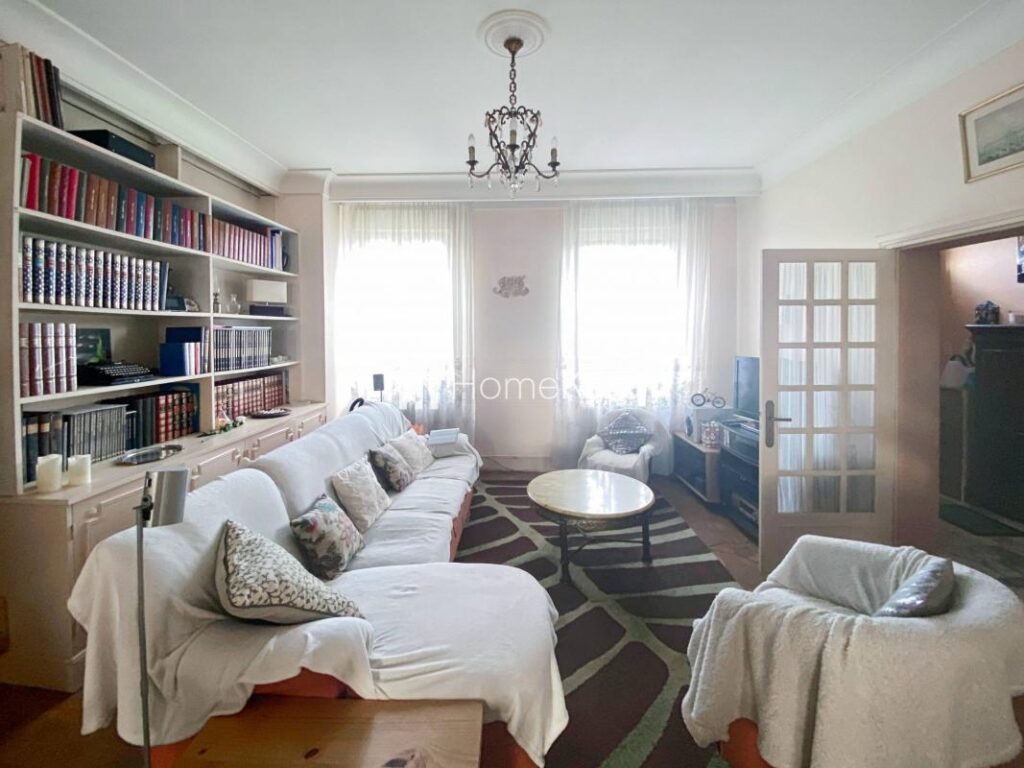 UNE BATISSE D’EXCEPTION – 7 pièces – 6 chambres – 470 m²