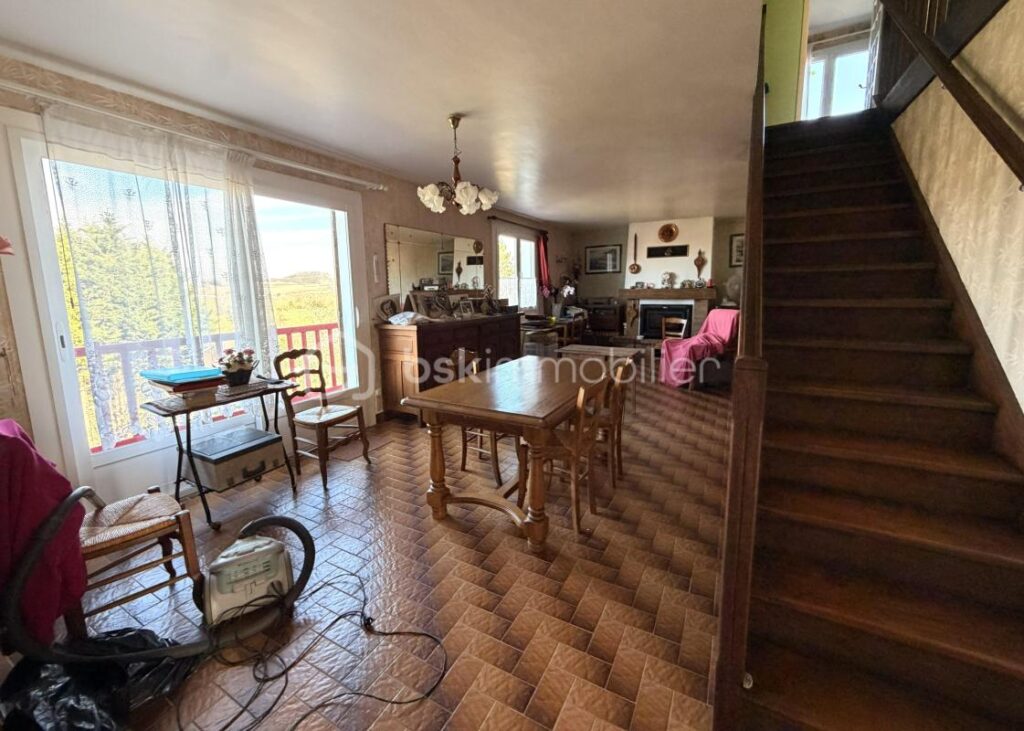 Maison avec garage – autonomie de plain pied et sous sol complet – 8 pièces – 6 chambres – 170 m²