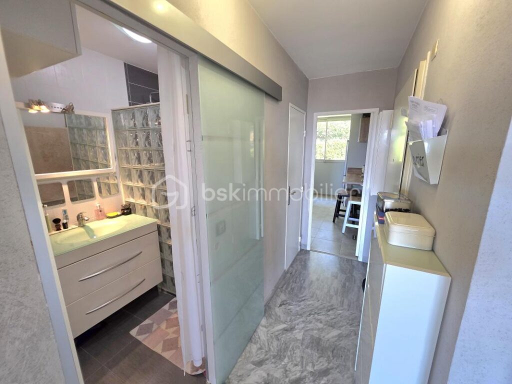 Superbe 2 pièces rénové – Dernier étage – Vue mer panoramique – 2 pièces – 1 chambre – 47 m²