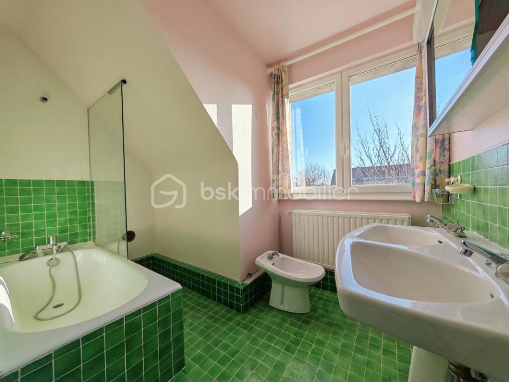 MAISON INDIVIDUELLE / LUMINEUSE +++ / 2 CHAMBRES POSSIBLE 3 / TERRAIN 567 M2 / JARDIN / VUE SUR LES CHAMPS – 4 pièces – 3 chambres – 110 m²