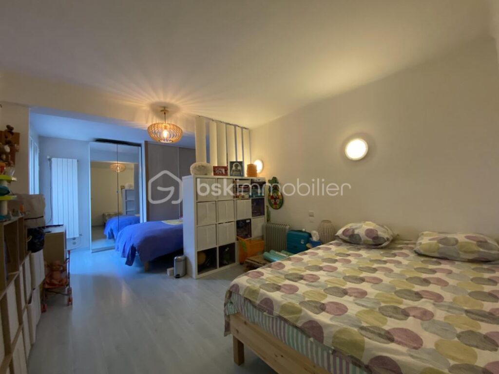 MAISON DE 190 m2-TERRAIN 15199 M2- 4 CHAMBRES-2 SALLES D’EAU-2 WC-PISCINE-GARAGE-ECURIE 33M2 – 7 pièces – 4 chambres – 190 m²