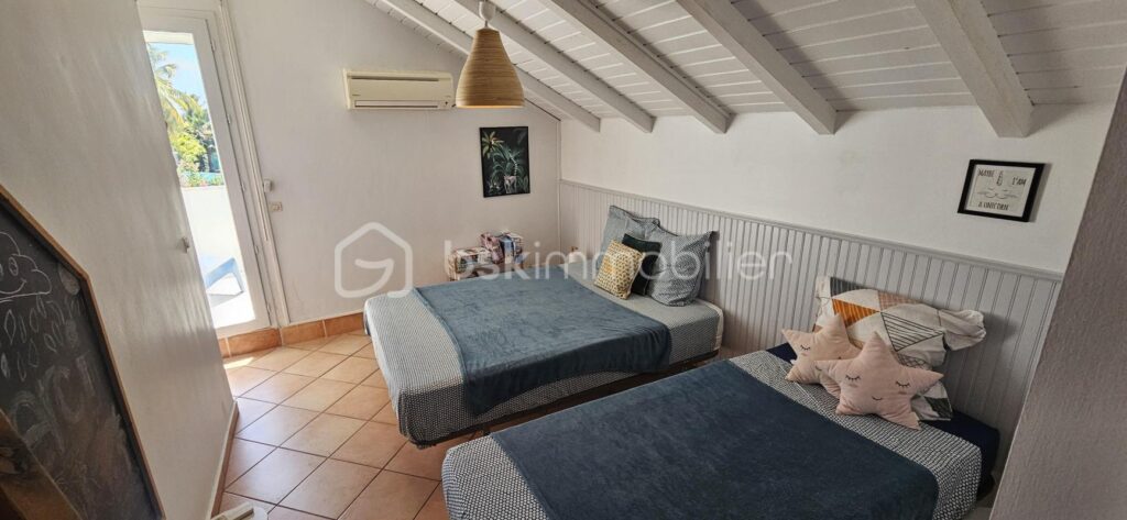 Villa 3 chambres piscine , plage à pied – 4 pièces – 3 chambres – 73 m²