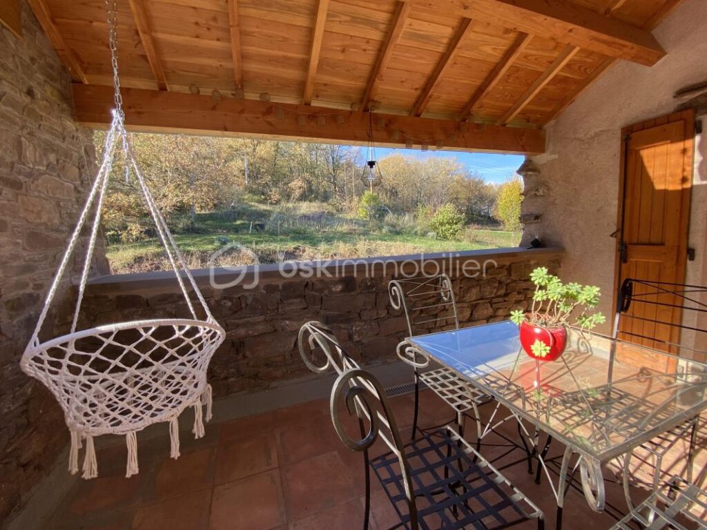 Charme, nature & autonomie – 147 m² + grange – Sud Aveyron – 5 pièces – 3 chambres – 147 m²