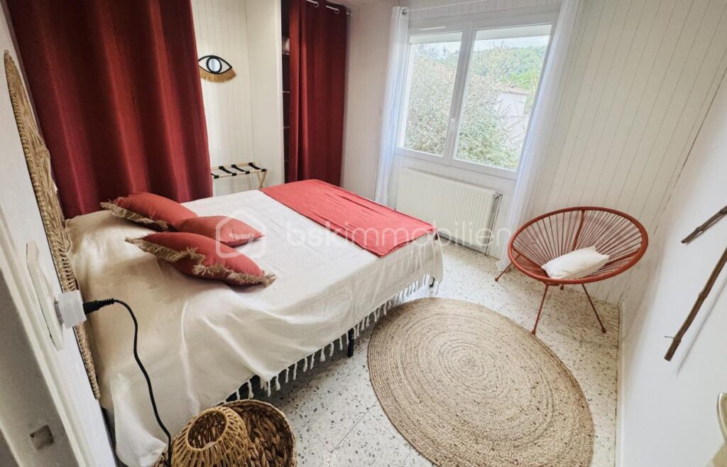 MAISON PLAIN PIED – 5 pièces – 3 chambres – 125 m²