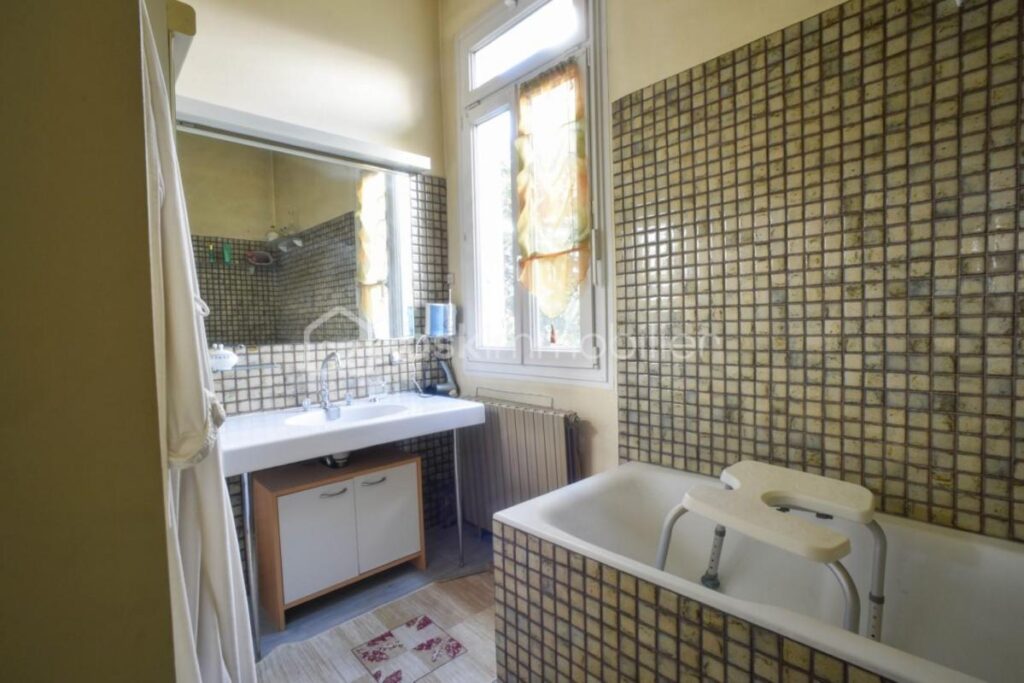 TOULOUSE Maison de caractère du T8 du XIX -ème avec 2000 ² de parc – 8 pièces – 5 chambres – 214 m²