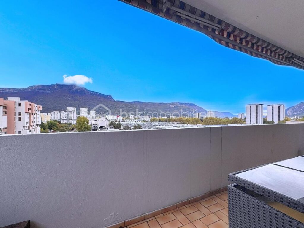 T5 LUMINEUX AVEC TERRASSE – VUE MONTAGNES – ÉCHIROLLES – 5 pièces – 4 chambres – 108 m²