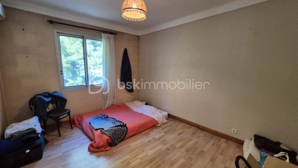 A VENDRE MAISON DEUX FACES TRAVERSANTE DE 152M² SUR TERRAIN DE 261M² A SAINT ANDRE – VUE SUR LES ALBERES – QUATRE CHAMBRES – GARAGE – CLIMATISATION REVERSIBLE – CHEMINEE – AUCUN VIS A VIS – 7 pièces – 4 chambres – 152 m²