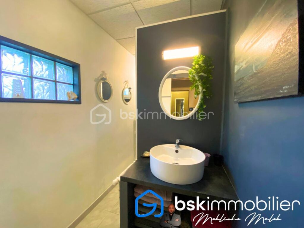 Maison d’Exception à Saint-Privat-des-Vieux – 7 pièces – 4 chambres – 175 m²