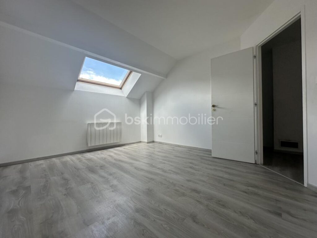 Maison individuelle à Domessin – 142,50 m² habitables – Terrain clos de 1 270 m² – 5 pièces – 3 chambres – 140 m²