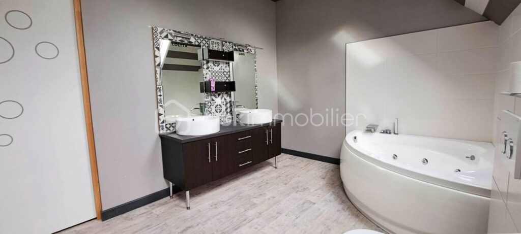 L’Aventure Canadienne – 8 pièces – 5 chambres – 168 m²