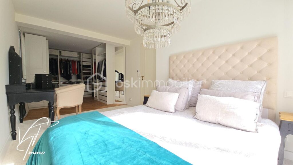 A vendre : Maison d’Architecte, studio indépendant, Piscine, au Beausset, Var – 6 pièces – 5 chambres – 200 m²