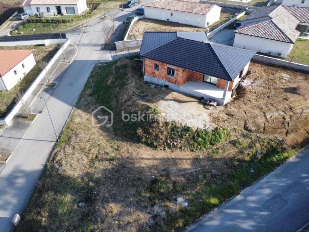 Maison neuve – Disponible en février 2025 – 4 pièces – 3 chambres – 135 m²