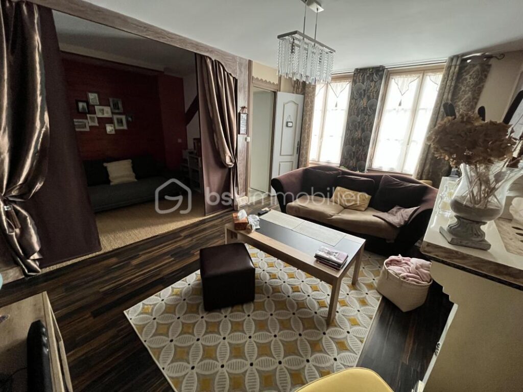 Charmante maison de village rénovée avec jardin – 4 pièces – 2 chambres – 73 m²