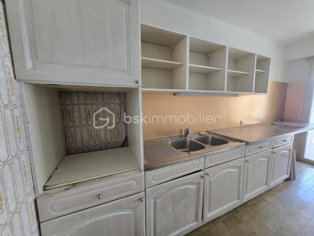 Baisse de prix 313950€ Appartement lumineux avec double balcon et vue mer en cœur urbain – 2 pièces – 1 chambre – 55 m²