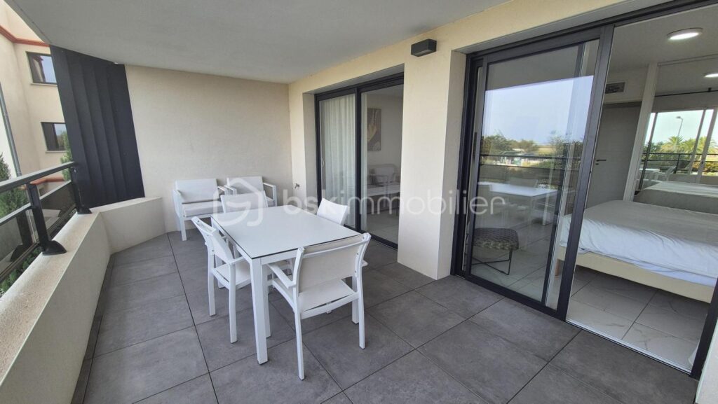 A VENDRE APPARTEMENT T2 DE 38M² A SAINT CYPRIEN PLAGE – HORIZON DU GOLF – TERRASSE – ASCENSEUR – PARKING PRIVATIF – VENDU MEUBLE – SOUS BAIL COMMERCIAL – 2 pièces – 1 chambre – 38 m²