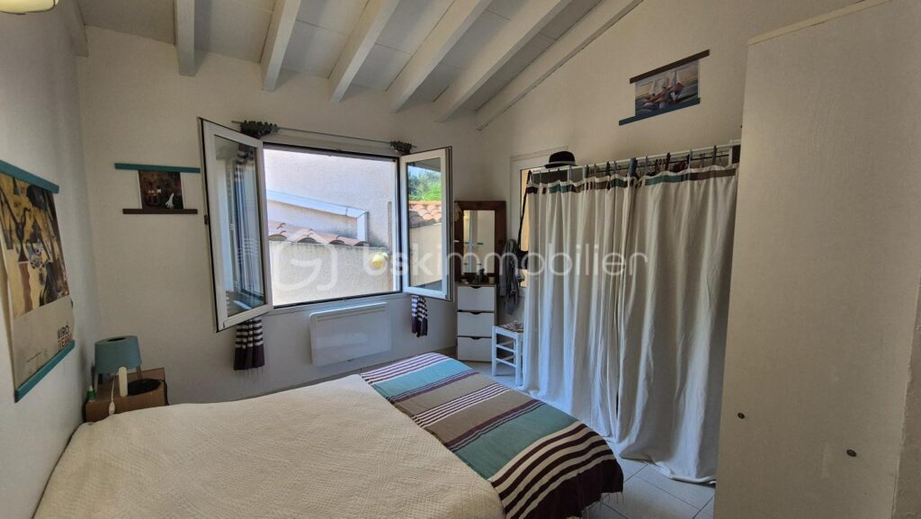 A VENDRE MAISON 3 FACES DE 131M² SUR TERRAIN DE 336M² A CERET – TROIS CHAMBRES – GARAGE – CLIMATISATION REVERSIBLE – VUE SUR LE VALLESPIR – AUCUN VIS A VIS – GARAGE – 6 pièces – 3 chambres – 131 m²