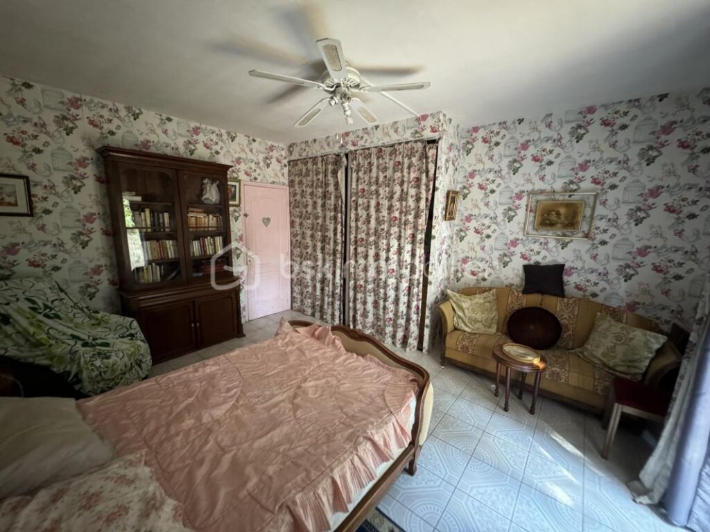 VILLA 4 FACES DE 170M2 – 8 pièces – 5 chambres – 170 m²