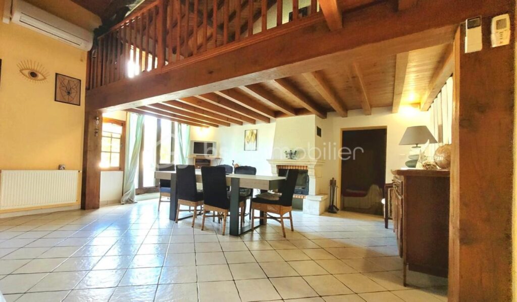 Magnifique Maison Landaise sur Airial avec Piscine et Étendue Verdoyante ! – 6 pièces – 3 chambres – 165 m²