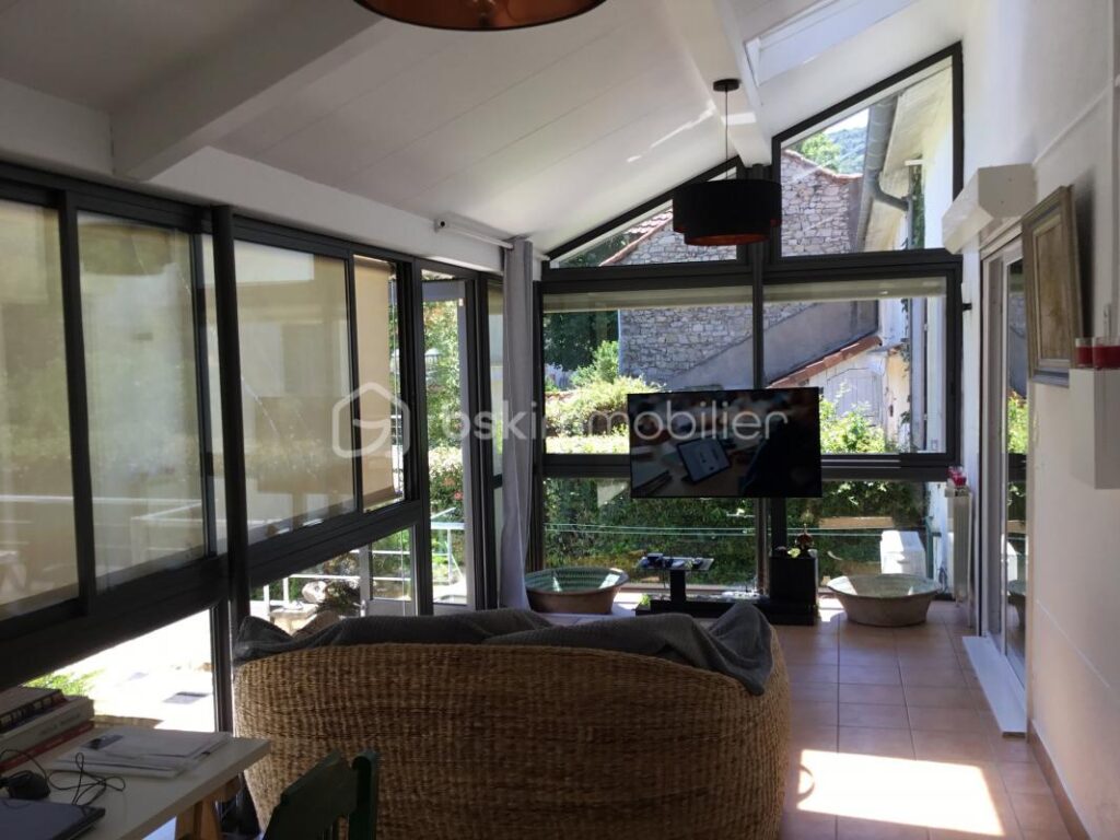 Une perle en centre village Saint Antonin Noble Val – 4 pièces – 3 chambres – 147 m²