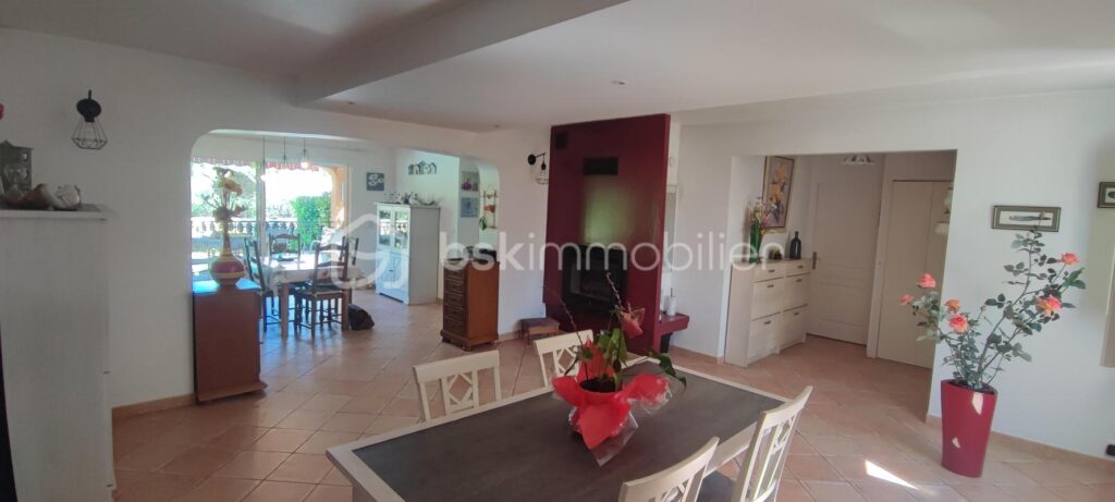 Magnifique Maison 160 m2 piscine – 5 pièces – 3 chambres – 160 m²