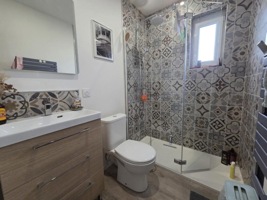 PAVILLON IND 112M² HAB SUR 1260M², SOUS SOL, HAB PLAIN PIED – 6 pièces – 4 chambres – 112 m²