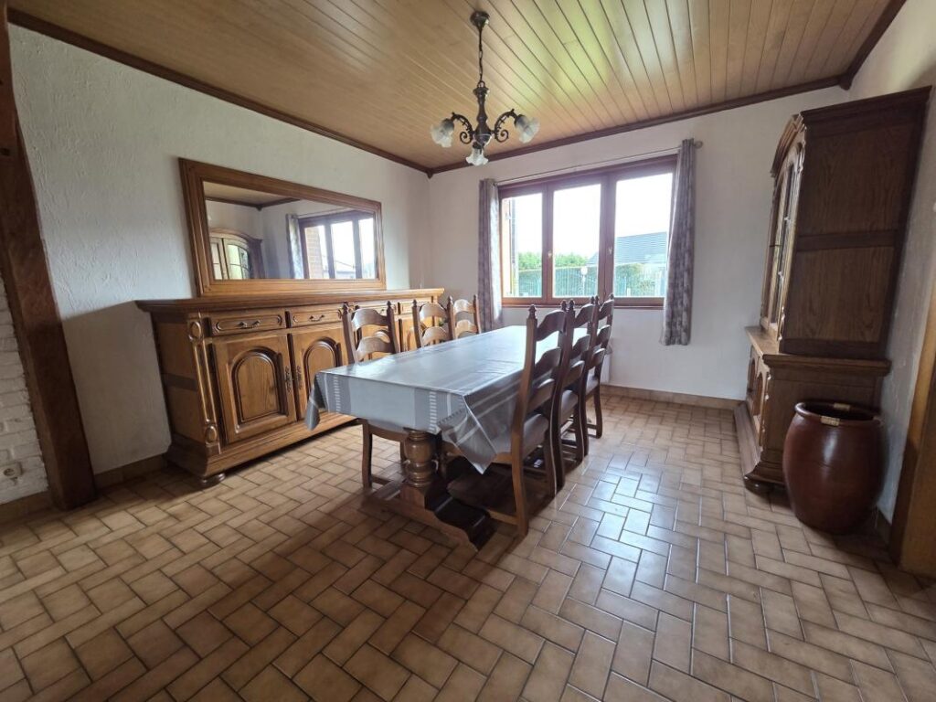 PAVILLON BRIQUES PLAIN PIED BERNARD LANNOY SOUS SOL COMPLET – 6 pièces – 3 chambres – 108 m²